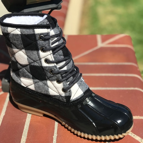 NEW SIZES** LADIES BLACK PLAIDS LACE UP DUCK BOOTS - Picture 2 of 4